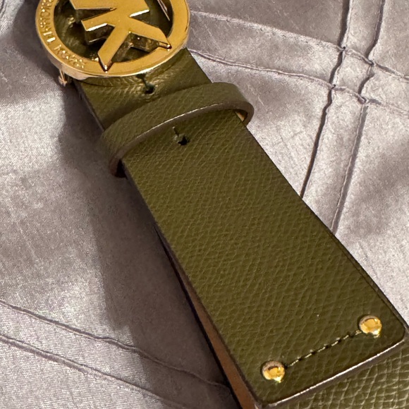 Michael Kors Green Leather Belt with Gold Buckle - Picture 3 of 5